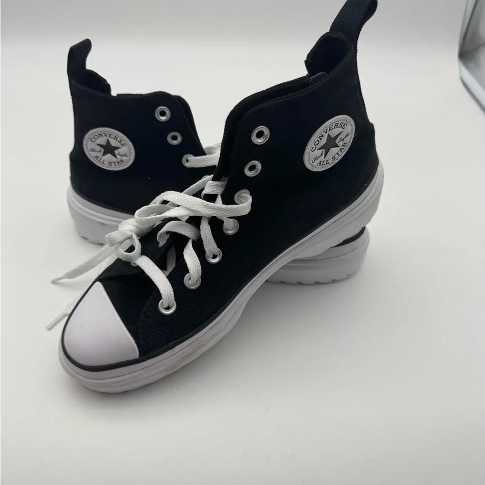 Converse Kids Black and White Platform‎ Sneakers size 5